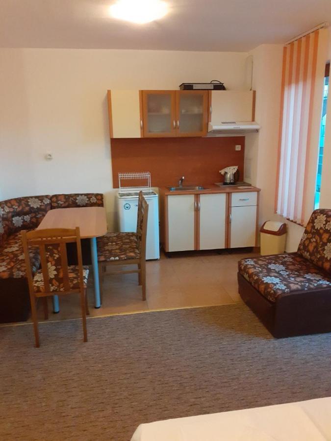 Adri Guest House Nesebar Exterior foto