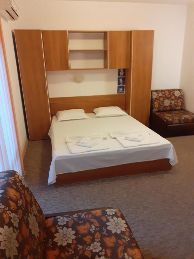 Adri Guest House Nesebar Exterior foto
